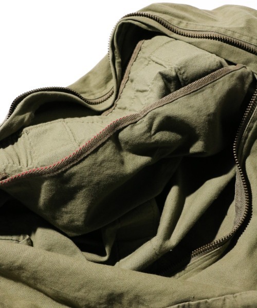 MILITARY(ミリタリー)の「MILITARY REPRODUCT / ミリタリーリプロダクト FRENCH ARMY TYPE FRANCE AIR FORCE PARATROOPER BAG LARGE フランス軍タイプ パラシュートバッグ(ボストンバッグ・メンズ・オリーブ/カーキオリーブ・FREE)」の7枚目の写真