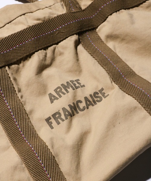 MILITARY(ミリタリー)の「MILITARY REPRODUCT / ミリタリーリプロダクト FRENCH ARMY TYPE FRANCE AIR FORCE PARATROOPER BAG LARGE フランス軍タイプ パラシュートバッグ(ボストンバッグ・メンズ・オリーブ/カーキオリーブ・FREE)」の14枚目の写真