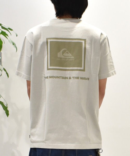 Quiksilver(クイックシルバー)の「【ムラサキスポーツ限定】QUIKSILVER/クイックシルバー 半袖Tシャツ バックプリント QST251617M(Tシャツ/カットソー・メンズ・グレイッシュベージュ/ブラック/ホワイト・XL/L/M)」の3枚目の写真