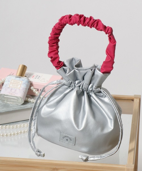 CONVERSE（コンバース）の「CONVERSE（コンバース）FURILL MINI BAG/フリル巾着バッグ ミニバッグ レディース（ハンドバッグ・レディース・レッド/グリーン/シルバー/ブルー・FREE）」の4枚目の写真