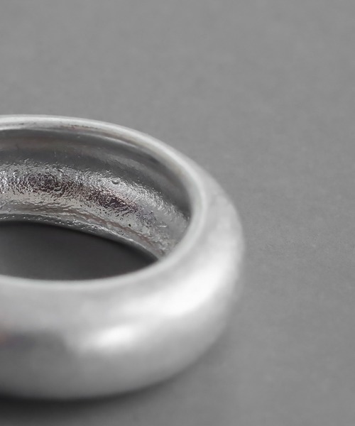 abaskdesign（アバスクデザイン）の「つや消し ヴィンテージ風リング（リング・レディース・シルバー/ゴールド・10号）」の9枚目の写真