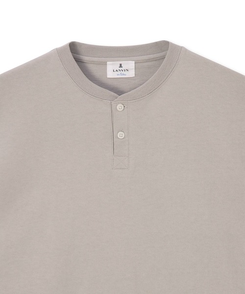 LANVIN en Bleu（ランバンオンブルー）の「ヘビーウェイト(8オンス) リラックスフィット 7分袖 ヘンリーTシャツ（Tシャツ/カットソー・メンズ・グレイッシュベージュ/オフホワイト/スミクロ・48/46/52/50）」の18枚目の写真