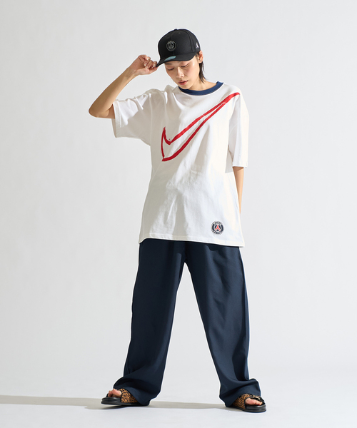 PARIS SAINT-GERMAIN(パリサンジェルマン)の「【NIKE / ナイキ】Paris Saint-Germain Club Team Oversized HQ0770- 100(Tシャツ/カットソー・メンズ・ホワイト・MEDIUM/LARGE/X-LARGE/XX-LARGE)」の5枚目の写真