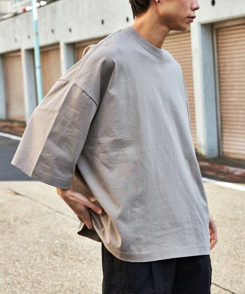 FREAK'S STORE（フリークスストア）の「限定展開 CHOW DOWN/チャウダウン ビッグシルエット ワンポイント クルーネック Tシャツ / ワイドシルエット（Tシャツ/カットソー・メンズ・ブラウン/ホワイト/ブラック/ベージュ/グレー/チャコールグレー・MEDIUM/SMALL/LARGE）」の6枚目の写真