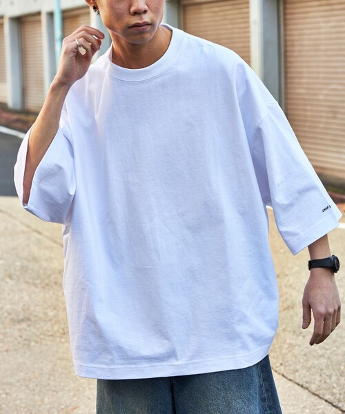 FREAK'S STORE（フリークスストア）の「限定展開 CHOW DOWN/チャウダウン ビッグシルエット ワンポイント クルーネック Tシャツ / ワイドシルエット（Tシャツ/カットソー・メンズ・ブラウン/ホワイト/ブラック/ベージュ/グレー/チャコールグレー・MEDIUM/SMALL/LARGE）」の18枚目の写真