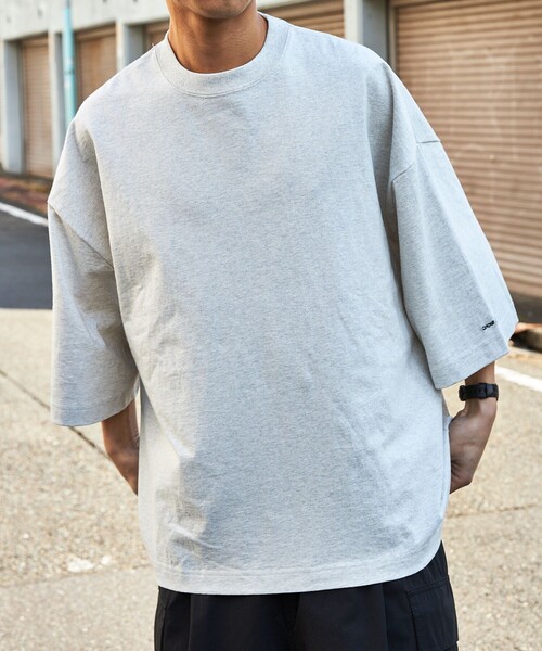 FREAK'S STORE（フリークスストア）の「限定展開 CHOW DOWN/チャウダウン ビッグシルエット ワンポイント クルーネック Tシャツ / ワイドシルエット（Tシャツ/カットソー・メンズ・ブラウン/ホワイト/ブラック/ベージュ/グレー/チャコールグレー・MEDIUM/SMALL/LARGE）」の20枚目の写真