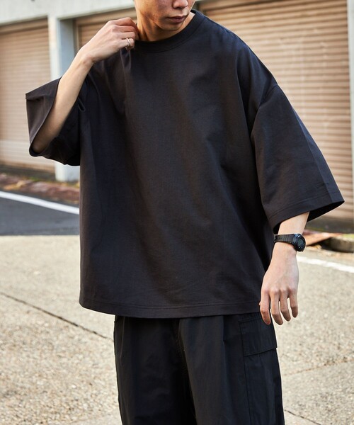 FREAK'S STORE（フリークスストア）の「限定展開 CHOW DOWN/チャウダウン ビッグシルエット ワンポイント クルーネック Tシャツ / ワイドシルエット（Tシャツ/カットソー・メンズ・ブラウン/ホワイト/ブラック/ベージュ/グレー/チャコールグレー・MEDIUM/SMALL/LARGE）」の16枚目の写真