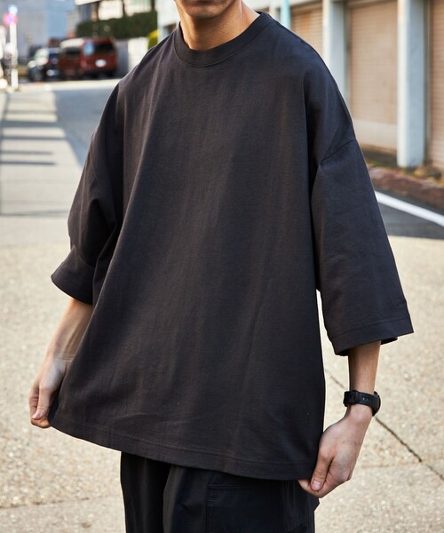 FREAK'S STORE（フリークスストア）の「限定展開 CHOW DOWN/チャウダウン ビッグシルエット ワンポイント クルーネック Tシャツ / ワイドシルエット（Tシャツ/カットソー・メンズ・ブラウン/ホワイト/ブラック/ベージュ/グレー/チャコールグレー・MEDIUM/SMALL/LARGE）」の17枚目の写真