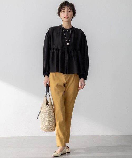 23区（ニジュウサンク）の「【WEB&一部店舗限定カラーあり】ソフトオーガンジー ボリューム ブラウス（シャツ/ブラウス・レディース・ブラック系/イエロー系/ベージュ系/ダークブラウン系・38）」の12枚目の写真