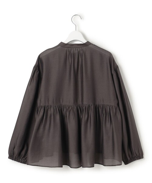 23区（ニジュウサンク）の「【WEB&一部店舗限定カラーあり】ソフトオーガンジー ボリューム ブラウス（シャツ/ブラウス・レディース・ブラック系/イエロー系/ベージュ系/ダークブラウン系・38）」の19枚目の写真