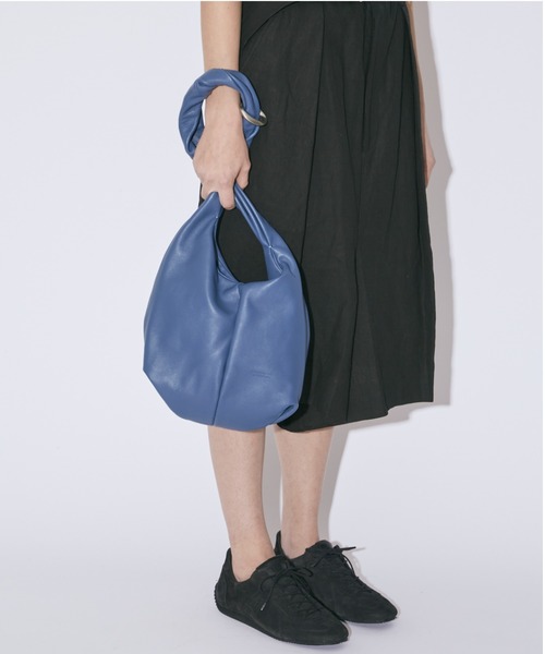 beautiful people(ビューティフルピープル)の「klein two way bag in smooth leather(ショルダーバッグ・レディース・ダルブルー系/オフホワイト/ブラック・FREE)」の3枚目の写真
