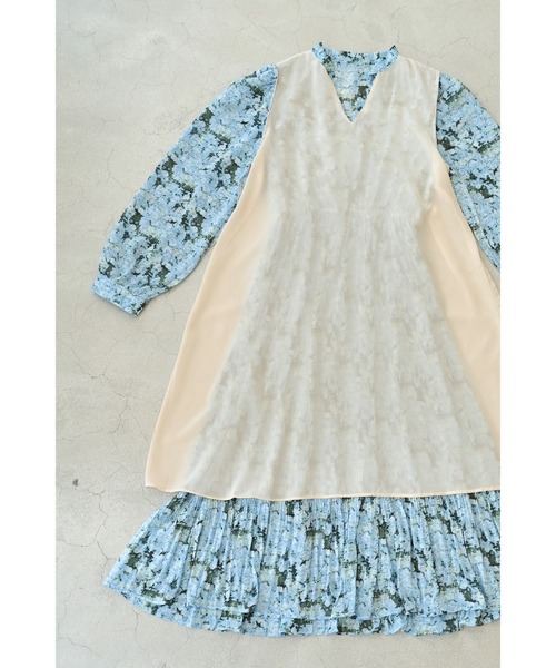 cawaii(カワイイ)の「一面に広がる青い花のリボンネックミディアムワンピース(ワンピース・レディース・ブルー・FREE)」の6枚目の写真