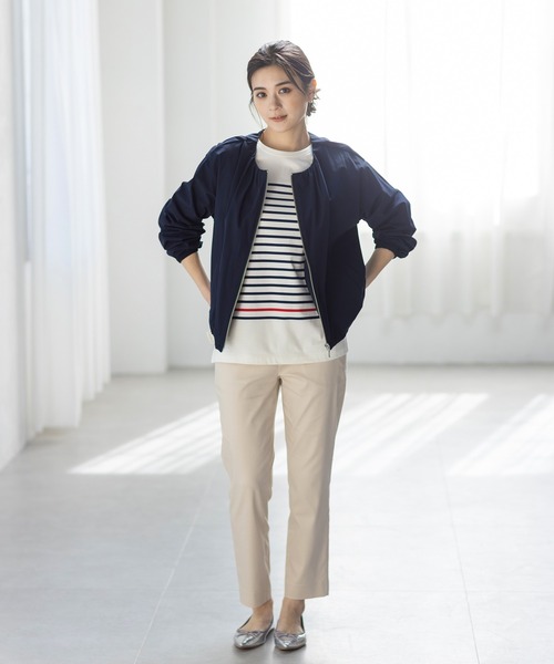 Petit Honfleur(プチオンフルール)の「ストレッチテーパードパンツ(スラックス・レディース・グリーン/ベージュ/イエロー/ネイビー・M/L)」の6枚目の写真