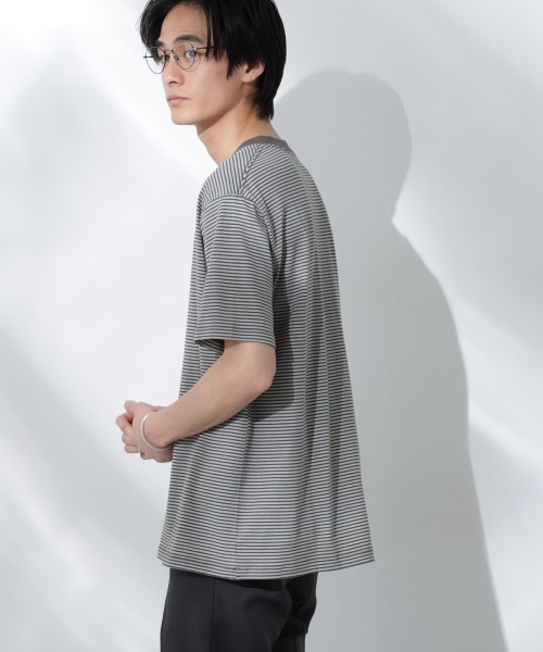 NANO universe（ナノユニバース）の「Anti Soaked(R)  汗染み防止 ボーダーミドルシルエットTシャツ（Tシャツ/カットソー・メンズ・ホワイト/ベージュ/ライトカーキ/チャコール・S/M/L）」の4枚目の写真