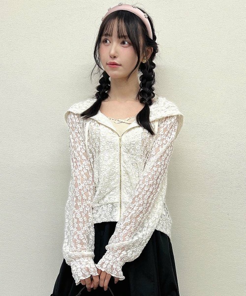 F i.n.t（フィント）の「ミニフラワーレースパーカー/fint　フィント（パーカー・レディース・アイボリー/オフホワイト・FREE）」の3枚目の写真