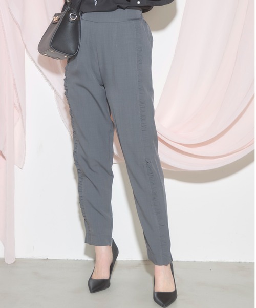 tocco closet（トッコ　クローゼット）の「【ZOZO限定】サイドフリルテーパードパンツ（スラックス・レディース・アイボリー/チャコールグレー/ブラック・M）」の15枚目の写真