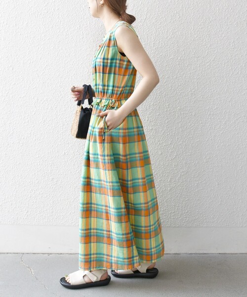SHIPS any(シップス エニィ)の「SHIPS any:〈洗濯機可能〉マドラス チェック ノースリーブ ワンピース(ワンピース・レディース・ライトグリーン/オレンジ・ONE SIZE)」の5枚目の写真