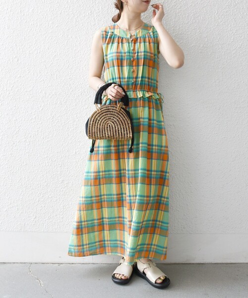 SHIPS any(シップス エニィ)の「SHIPS any:〈洗濯機可能〉マドラス チェック ノースリーブ ワンピース(ワンピース・レディース・ライトグリーン/オレンジ・ONE SIZE)」の8枚目の写真