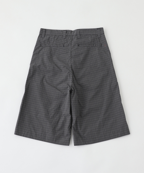 ERL(イーアールエル)の「ERL / イーアールエル UNISEX TAILORED MINI PLAID SKATE SHORTS ERL10P037(その他パンツ・メンズ・ブラック・SMALL/MEDIUM)」の7枚目の写真