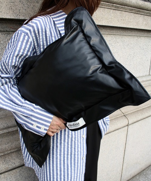KIMHEKIM】LEATHER CUSHION BAG | 『Scrap Book』『LAGLAIA