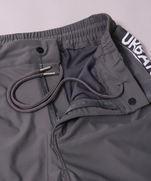 LUXE/R GOLF（ラグジュ ゴルフ）の「(RM)【LUXE/R GOLF】COOL & DRY ストレッチ スムース サイド ロゴ ジャガード ショートパンツ（スウェットパンツ・メンズ・ブラック/チャコールグレー/オフホワイト/ネイビー・XXX-LARGE/XX-LARGE/X-LARGE/LARGE/MEDIUM）」の7枚目の写真