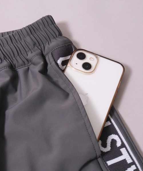 LUXE/R GOLF（ラグジュ ゴルフ）の「(RM)【LUXE/R GOLF】COOL & DRY ストレッチ スムース サイド ロゴ ジャガード ショートパンツ（スウェットパンツ・メンズ・ブラック/チャコールグレー/オフホワイト/ネイビー・XXX-LARGE/XX-LARGE/X-LARGE/LARGE/MEDIUM）」の8枚目の写真