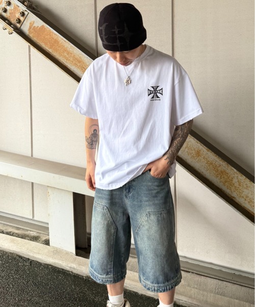 ATMARK(アットマーク)の「《2サイズ展開 / UNISEX 》ATMARKオールドイングリッシュ クロスロゴ 十字架Tee(Tシャツ/カットソー・メンズ・チャコールグレー/ブラック/ホワイト・MEDIUM/LARGE)」の12枚目の写真