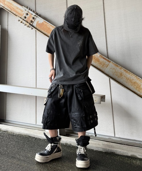ATMARK(アットマーク)の「《2サイズ展開 / UNISEX 》ATMARKオールドイングリッシュ クロスロゴ 十字架Tee(Tシャツ/カットソー・メンズ・チャコールグレー/ブラック/ホワイト・MEDIUM/LARGE)」の8枚目の写真