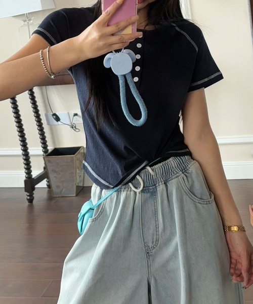 aimoha（アイモハ）の「配色ボタン付きカジュアルTシャツ (SS)（Tシャツ/カットソー・レディース・グレー/ブルー/ライトベージュ/ピンク/ホワイト/ネイビー・FREE）」の14枚目の写真