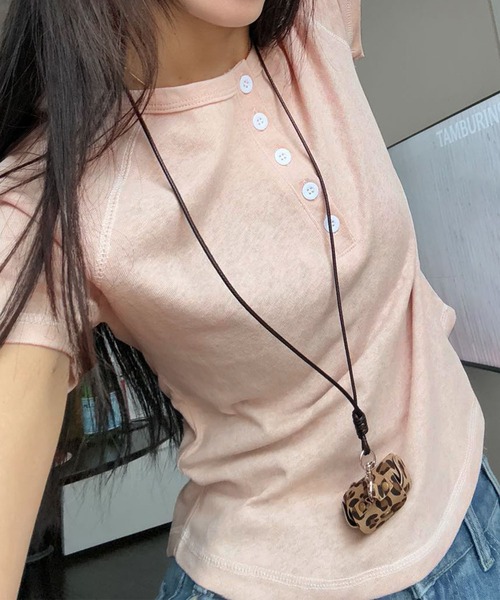 aimoha（アイモハ）の「配色ボタン付きカジュアルTシャツ (SS)（Tシャツ/カットソー・レディース・グレー/ブルー/ライトベージュ/ピンク/ホワイト/ネイビー・FREE）」の22枚目の写真