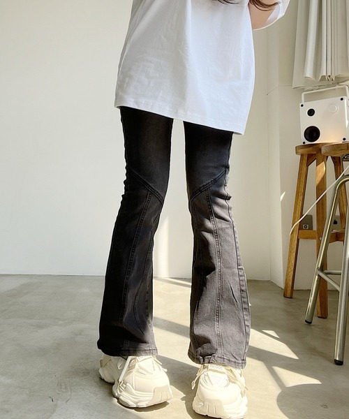 Nana(ナナ)の「デニムフレアパンツ(デニムパンツ・レディース・ブラック・FREE)」の3枚目の写真