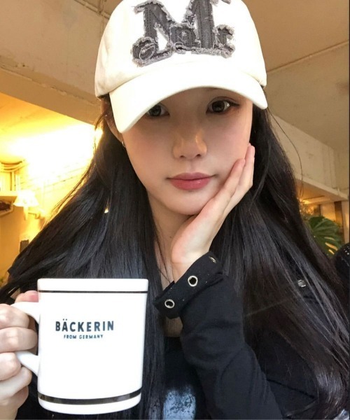 MUCENT（ムセント）の「【日本未発売/WEB限定】MUCENT(ムセント)/ヴィンテージ ウォッシング アップリケ ベースボール キャップ サイズ調整可能/VINTAGE WASHING APPLIQUE BALL CAP（キャップ・レディース・カーキ/ブラック/チョコ/グレー/クリーム/ブルー/ホワイト/ピンク/レッド/ベージュ・FREE）」の6枚目の写真