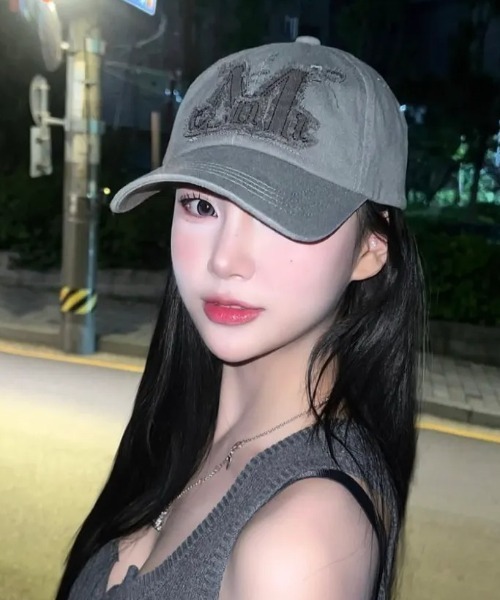 MUCENT（ムセント）の「【日本未発売/WEB限定】MUCENT(ムセント)/ヴィンテージ ウォッシング アップリケ ベースボール キャップ サイズ調整可能/VINTAGE WASHING APPLIQUE BALL CAP（キャップ・レディース・カーキ/ブラック/チョコ/グレー/クリーム/ブルー/ホワイト/ピンク/レッド/ベージュ・FREE）」の2枚目の写真