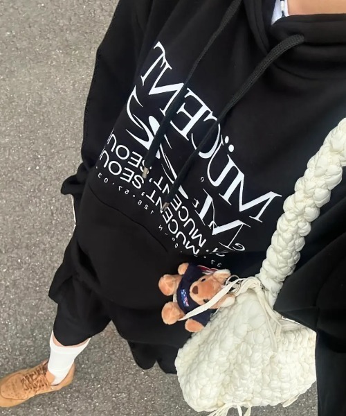 MUCENT(ムセント)の「◇MUCENT◇ブランド直輸入正規品/レタリング パーカー ESSENTIAL LETTERING HOOD(パーカー・レディース・ブラック/チャコール・S/L)」の21枚目の写真