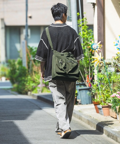 niko and… be with M カーキ Lサイズ 新品 マルチポケットヘルメットバッグ（ショルダーバッグ）｜niko and
