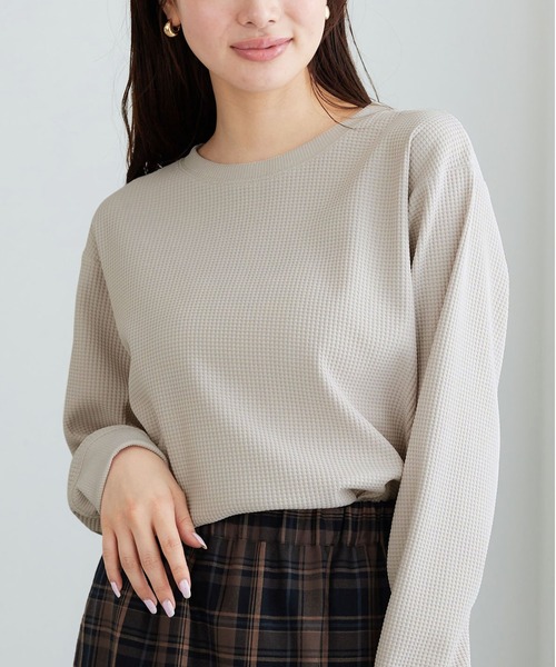 BELLUNA PLUS(ベルーナ)の「乾きやすいドライワッフルプルオーバー(Tシャツ/カットソー・レディース・イエロー/ワイン/グレイッシュベージュ/ブラック・MEDIUM/LARGE/X-LARGE)」の10枚目の写真