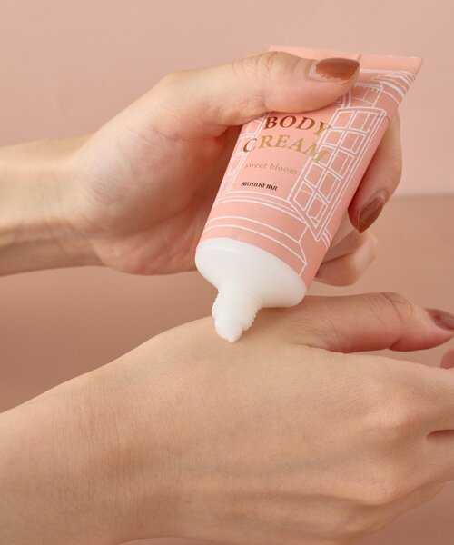 BIRTHDAY BAR(バースデイバー)の「Moments Made Special Body Essentials(ボディケアキット/ギフトセット・レディース・ブルー/オレンジ・0)」の8枚目の写真