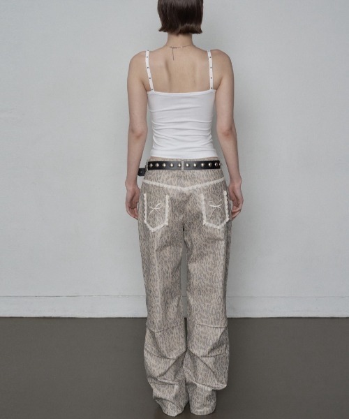 SETUPEXE(セットアップイーエックスイー)の「【SETUP‐EXE】CROSS STUDDED SLEEVELESS / 【セットアップエグゼ】クロススタッズキャミソール(キャミソール・レディース・オフホワイト/ブラック・ONE SIZE)」の7枚目の写真