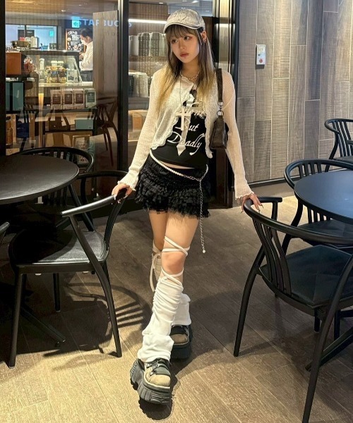 SETUPEXE(セットアップイーエックスイー)の「【SETUP‐EXE】CROSS STUDDED SLEEVELESS / 【セットアップエグゼ】クロススタッズキャミソール(キャミソール・レディース・オフホワイト/ブラック・ONE SIZE)」の17枚目の写真