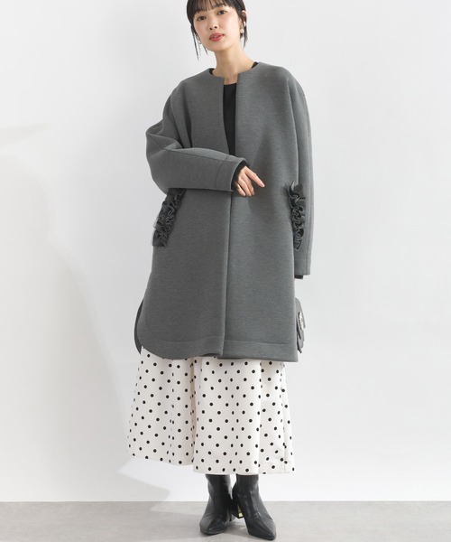 PICCIN PERLA(ピッチンペルラ)の「フリルポケットコート(ノーカラーコート・レディース・ブラック/チャコールグレー/オフホワイト/ネイビー・M)」の11枚目の写真