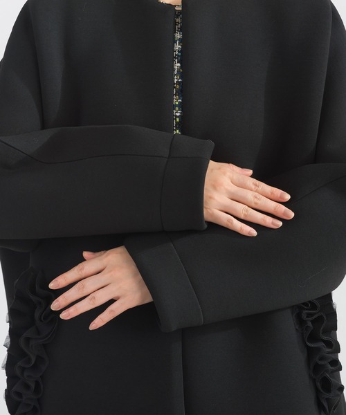 PICCIN PERLA(ピッチンペルラ)の「フリルポケットコート(ノーカラーコート・レディース・ブラック/チャコールグレー/オフホワイト/ネイビー・M)」の16枚目の写真