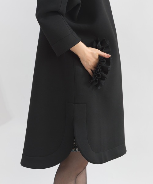 PICCIN PERLA(ピッチンペルラ)の「フリルポケットコート(ノーカラーコート・レディース・ブラック/チャコールグレー/オフホワイト/ネイビー・M)」の17枚目の写真