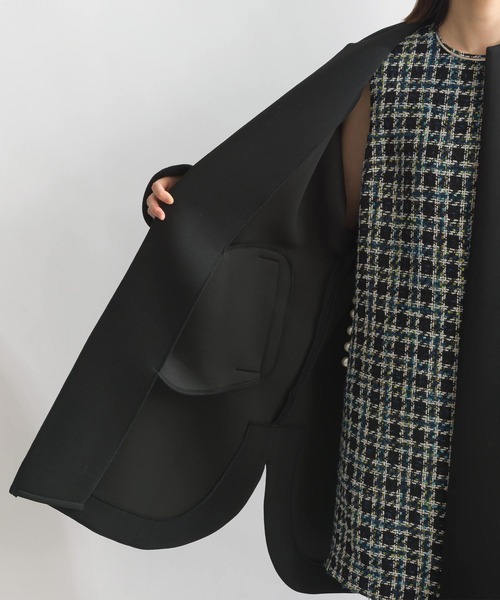 PICCIN PERLA(ピッチンペルラ)の「フリルポケットコート(ノーカラーコート・レディース・ブラック/チャコールグレー/オフホワイト/ネイビー・M)」の18枚目の写真