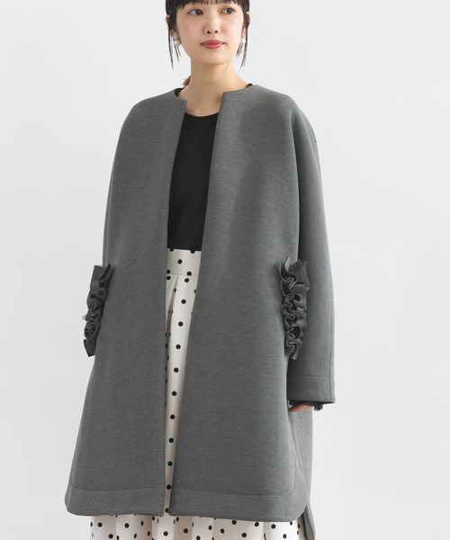 PICCIN PERLA(ピッチンペルラ)の「フリルポケットコート(ノーカラーコート・レディース・ブラック/チャコールグレー/オフホワイト/ネイビー・M)」の8枚目の写真