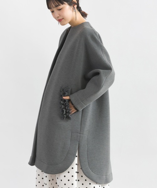 PICCIN PERLA(ピッチンペルラ)の「フリルポケットコート(ノーカラーコート・レディース・ブラック/チャコールグレー/オフホワイト/ネイビー・M)」の9枚目の写真