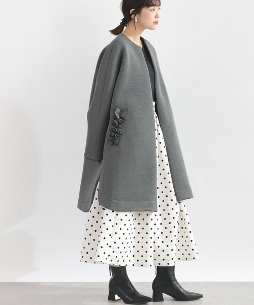 PICCIN PERLA(ピッチンペルラ)の「フリルポケットコート(ノーカラーコート・レディース・ブラック/チャコールグレー/オフホワイト/ネイビー・M)」の12枚目の写真