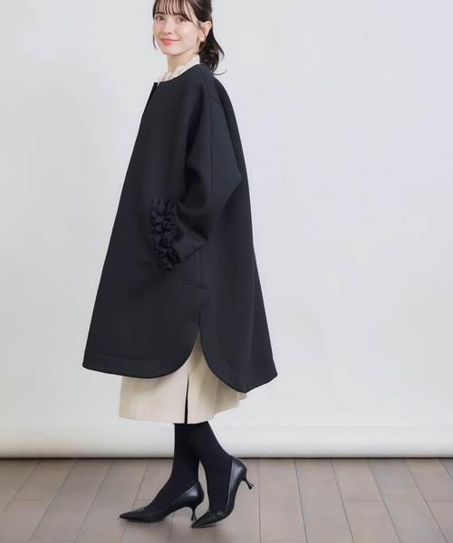 PICCIN PERLA(ピッチンペルラ)の「フリルポケットコート(ノーカラーコート・レディース・ブラック/チャコールグレー/オフホワイト/ネイビー・M)」の20枚目の写真