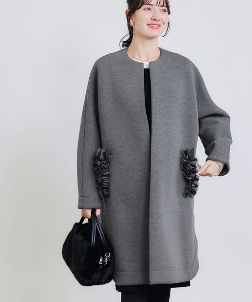 PICCIN PERLA(ピッチンペルラ)の「フリルポケットコート(ノーカラーコート・レディース・ブラック/チャコールグレー/オフホワイト/ネイビー・M)」の22枚目の写真