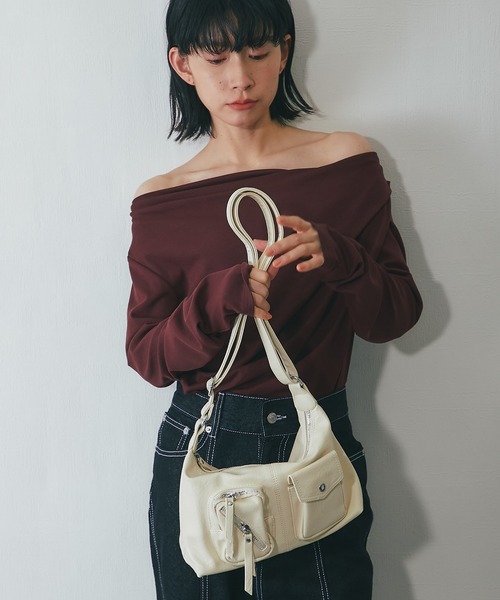 ANOTHER S（アナザーエス）の「2WAYマルチポケットショルダーバッグ（ショルダーバッグ・レディース・ブラック/アイボリー・FREE）」の4枚目の写真