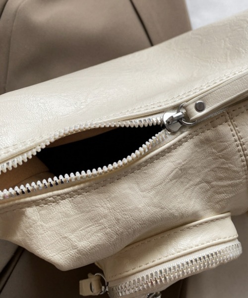 ANOTHER S（アナザーエス）の「2WAYマルチポケットショルダーバッグ（ショルダーバッグ・レディース・ブラック/アイボリー・FREE）」の6枚目の写真